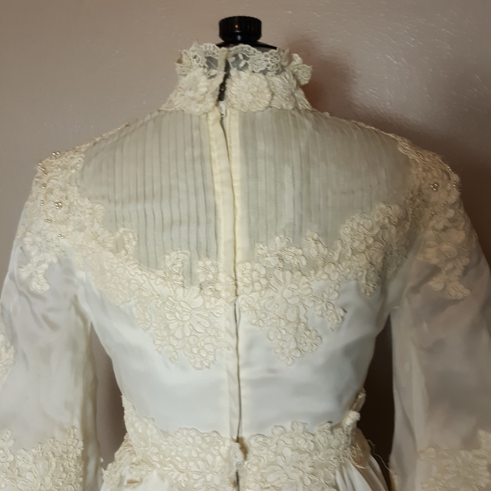 60s edwardian style lace wedding dress - Picture 7 of 15